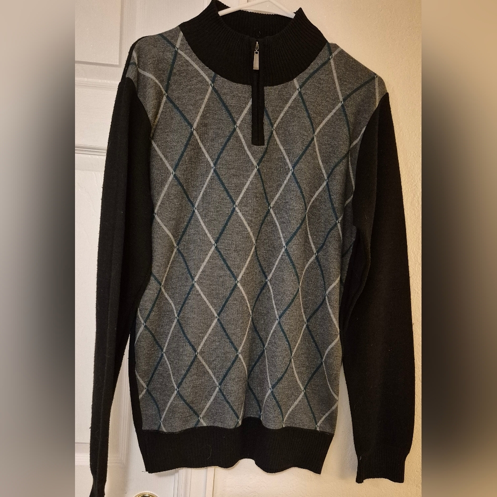 Men’s Studio by Omega 1/4 Zip Sweater Size Medium